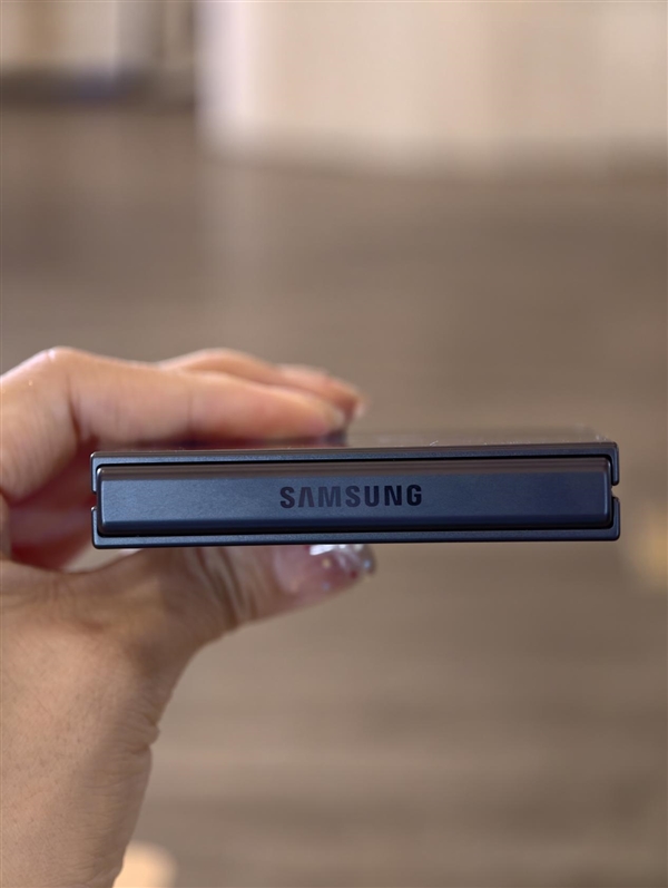首發自研旗艦芯Exynos 2500！三星Galaxy Z Flip7發布：7999元起