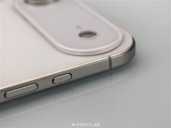 iPhone 17 Air新機模上手：蘋果史上薄手機 無SIM卡槽