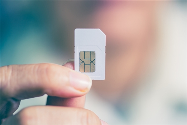 手機無卡時代來了：各大廠商都在評估eSIM